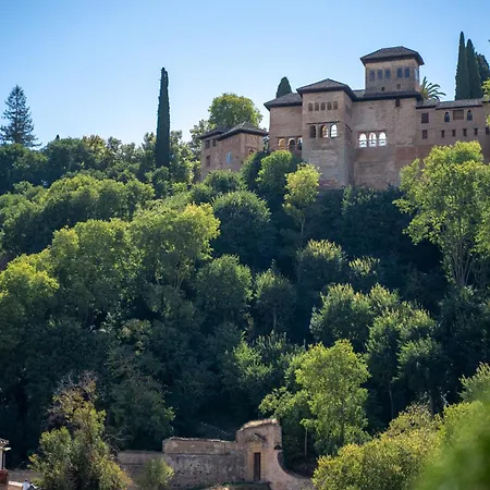 Dos A Pies De La Alhambra Granada